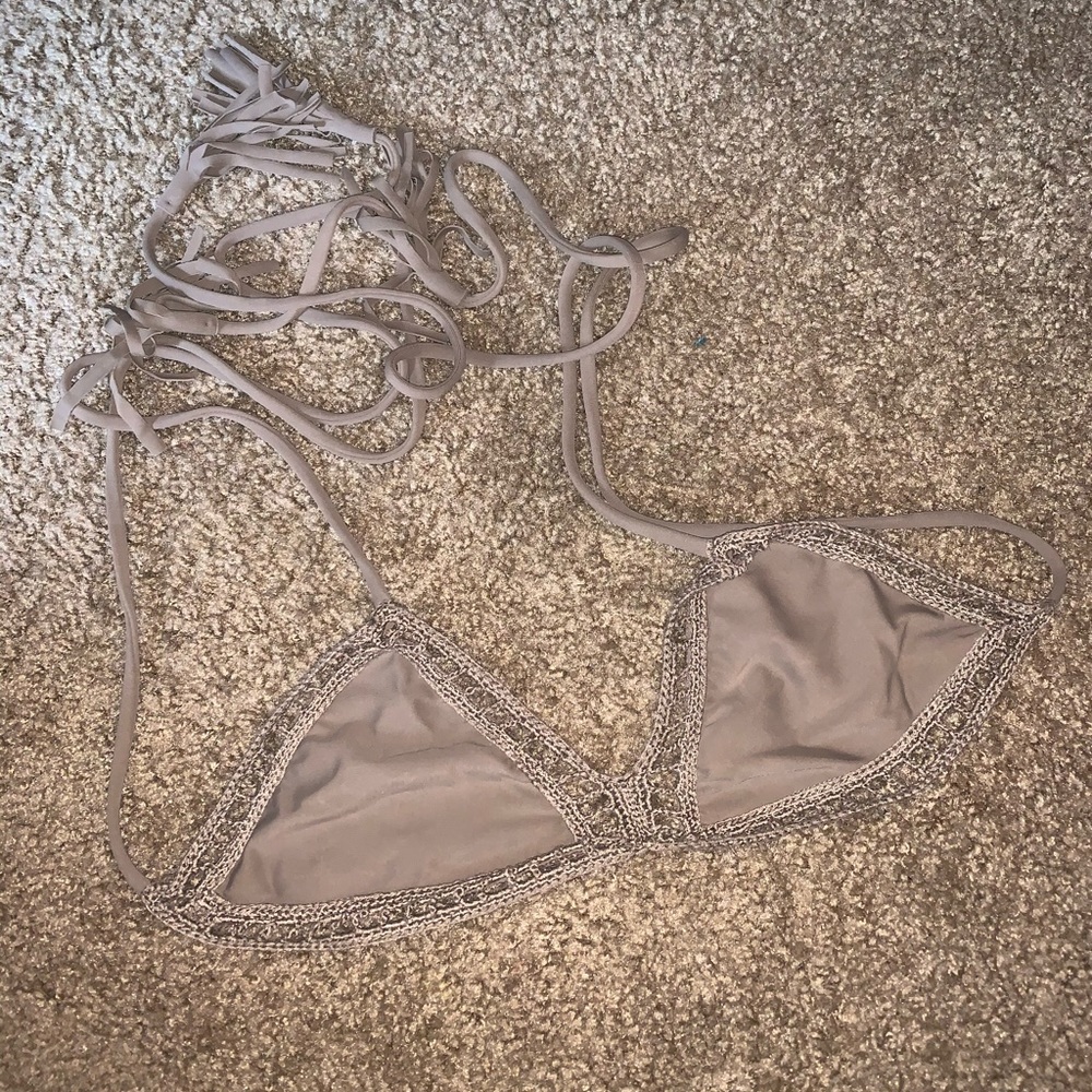 ACACIA Andy Top